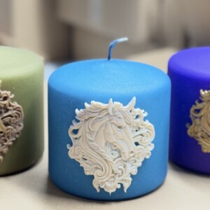 Свічка циліндр Символ року 2026 р.